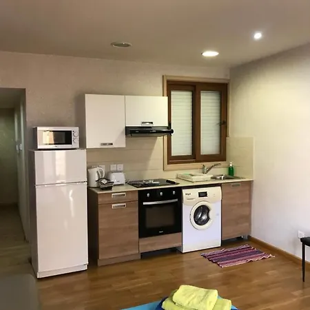 Ithaki Phinikoudes No. 207