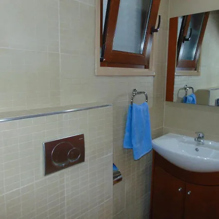 Appartement Ithaki Phinikoudes No. 207 *