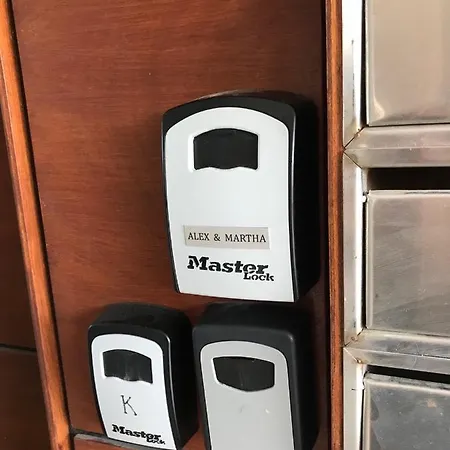 Ithaki Phinikoudes No. 207 Апартаменты