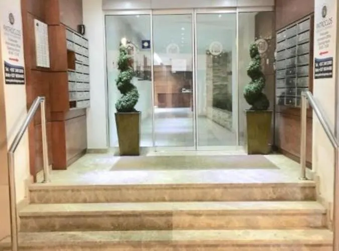 Ithaki Phinikoudes No. 207 *