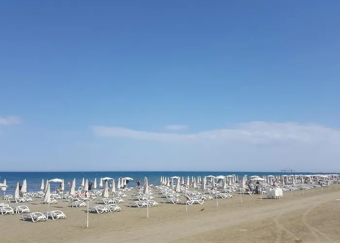 Ithaki Phinikoudes No. 207 Lägenhet Larnaca